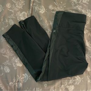 Fabletics Emerald Capri Leggings